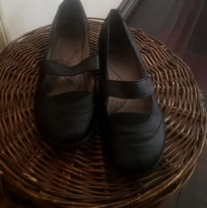 Life stride - black thick sole flats
